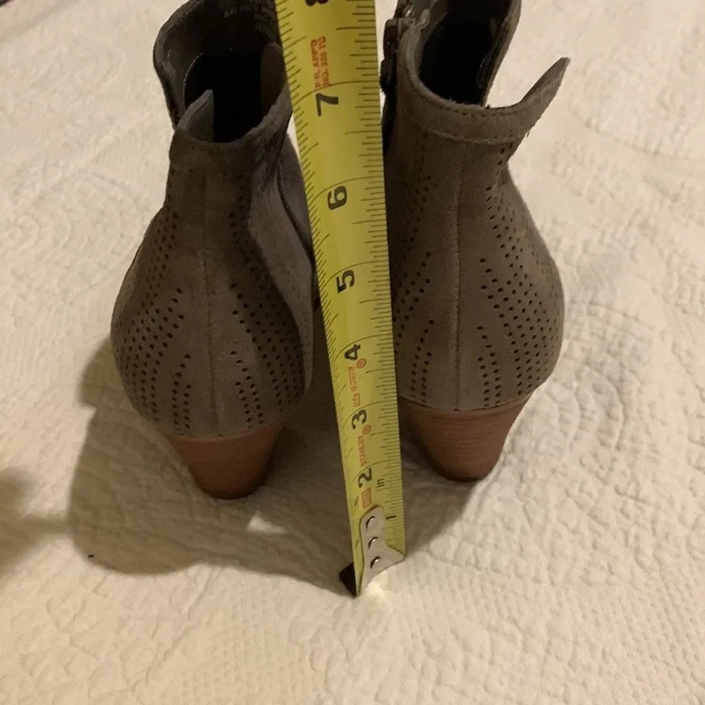 Violet & Red ankle booties. 8 - Picture 6 of 13